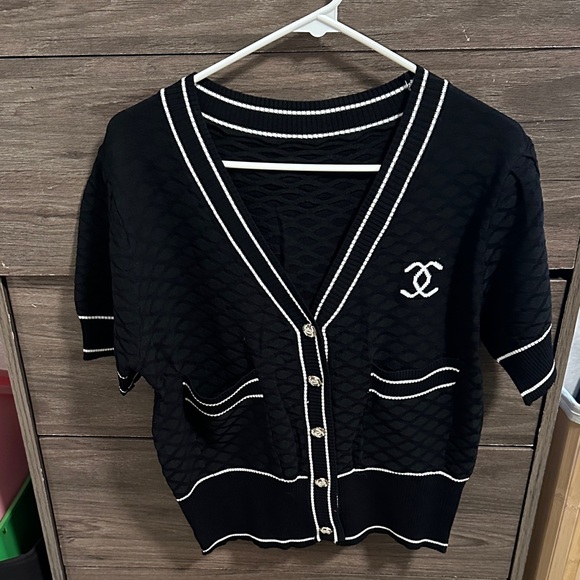 Black Knit Cardigan Sweater size L - Picture 1 of 3